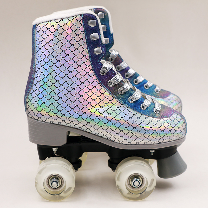 定制外贸双排溜冰鞋成人四轮闪光轮滑鞋男女儿童带前刹旱冰鞋批发