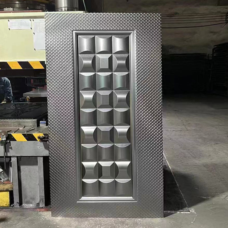 冷轧压花门面镀锌门板防盗门铜门多规格流行款式热销花型出口配套