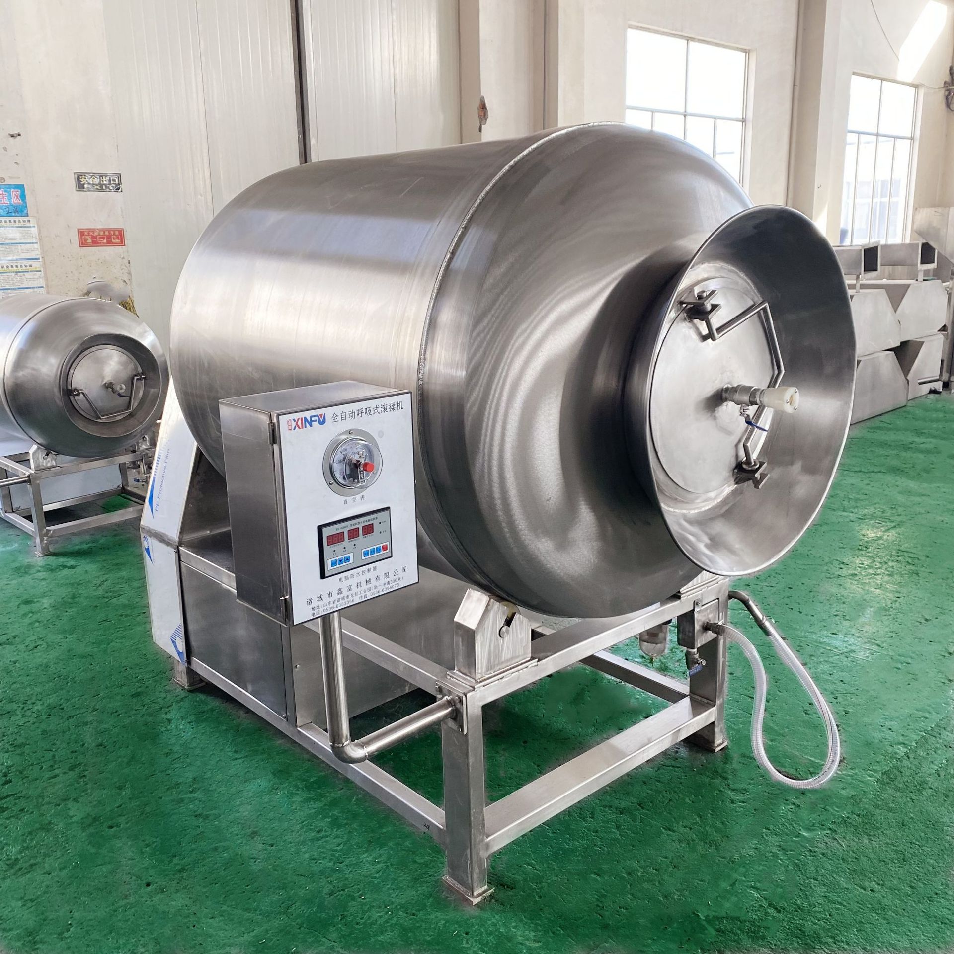 麻椒鸡鸭鹅肉制品腌制入味设备 麻辣海鲜全自动上料真空滚揉机01