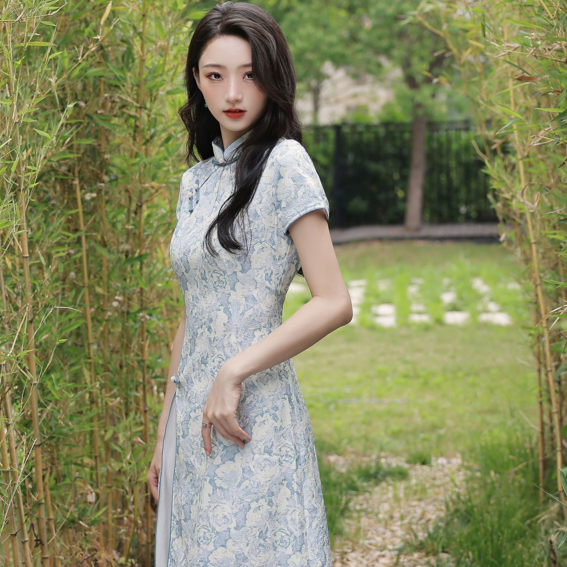 改良白色旗袍蕾丝连衣裙女奥黛2022年夏新款喇叭袖礼服海派旗袍