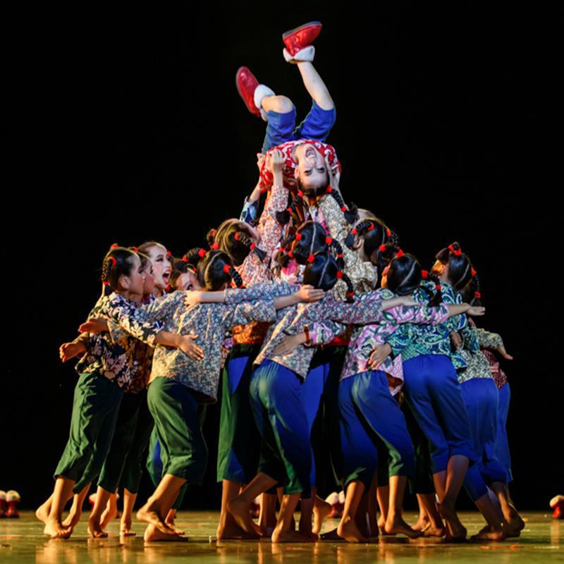 第八届小荷风采《暖》舞蹈演出服大山支教留守儿童的梦农村娃服装