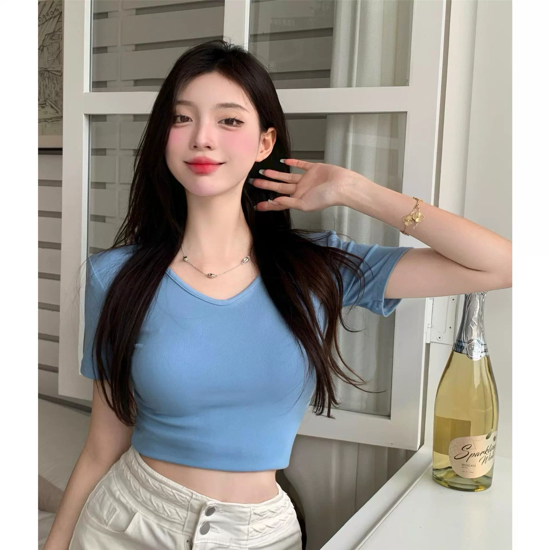 港味v领纯色短袖上衣女夏季心机锁骨短款露脐百搭韩版ins辣妹t恤