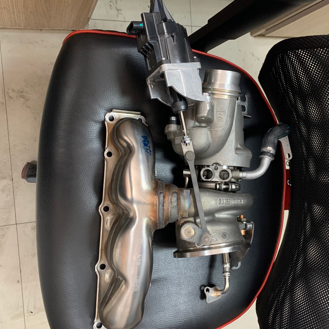 适用于宝马n20新款涡轮增压器11657642469 49477