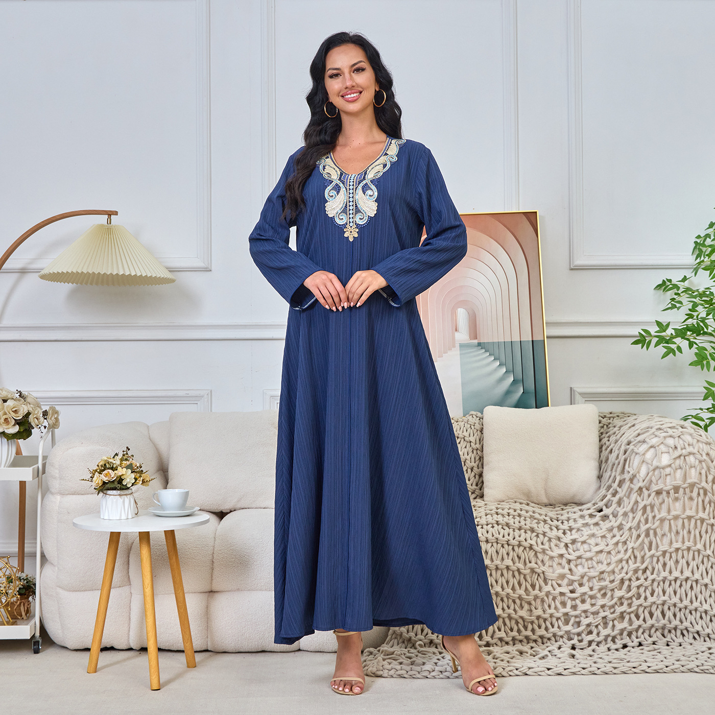 mt192 阿拉伯纯色刺绣珠片领花长袍穆斯林服饰中东热卖时尚连衣裙