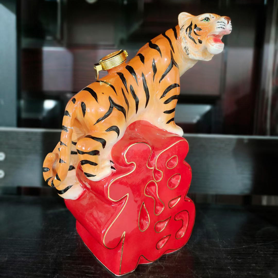 老虎陶瓷酒瓶三斤虎酒瓶陶瓷虎酒器景德镇陶瓷酒瓶虎型酒瓶空瓶