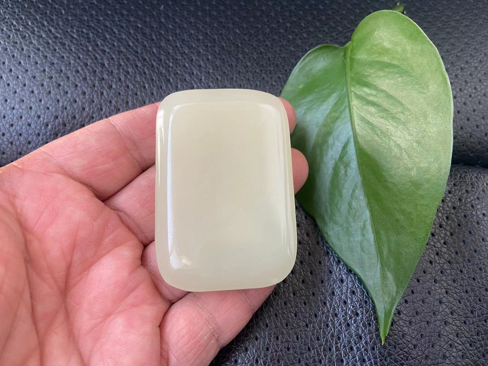 批发阿富汗玉面包牌男女款阿富汗青白玉平安无事牌项链白玉牌子