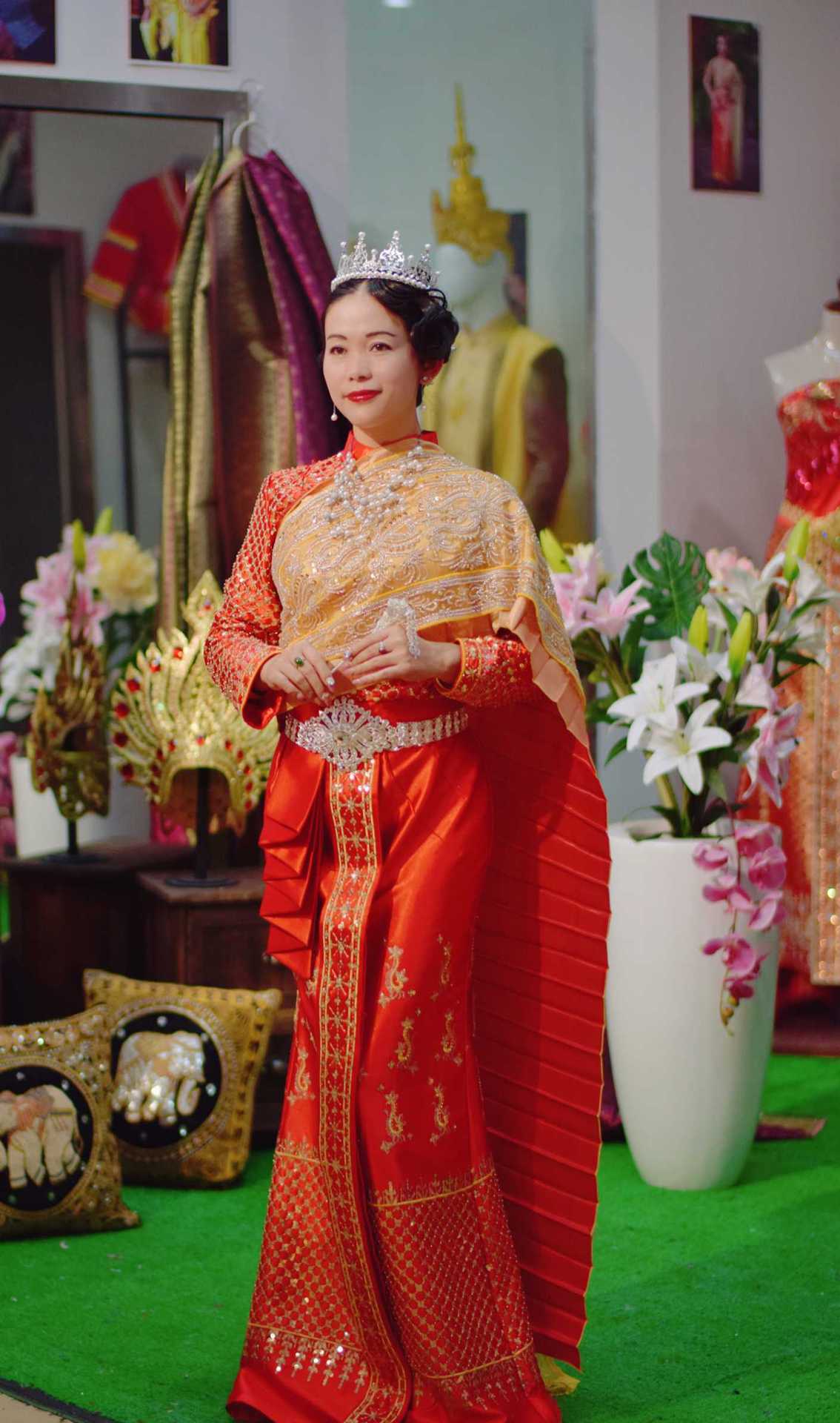 傣族披肩演出隋金金服饰长袖绣珠工艺带立领泰式结婚订婚婚纱摄影