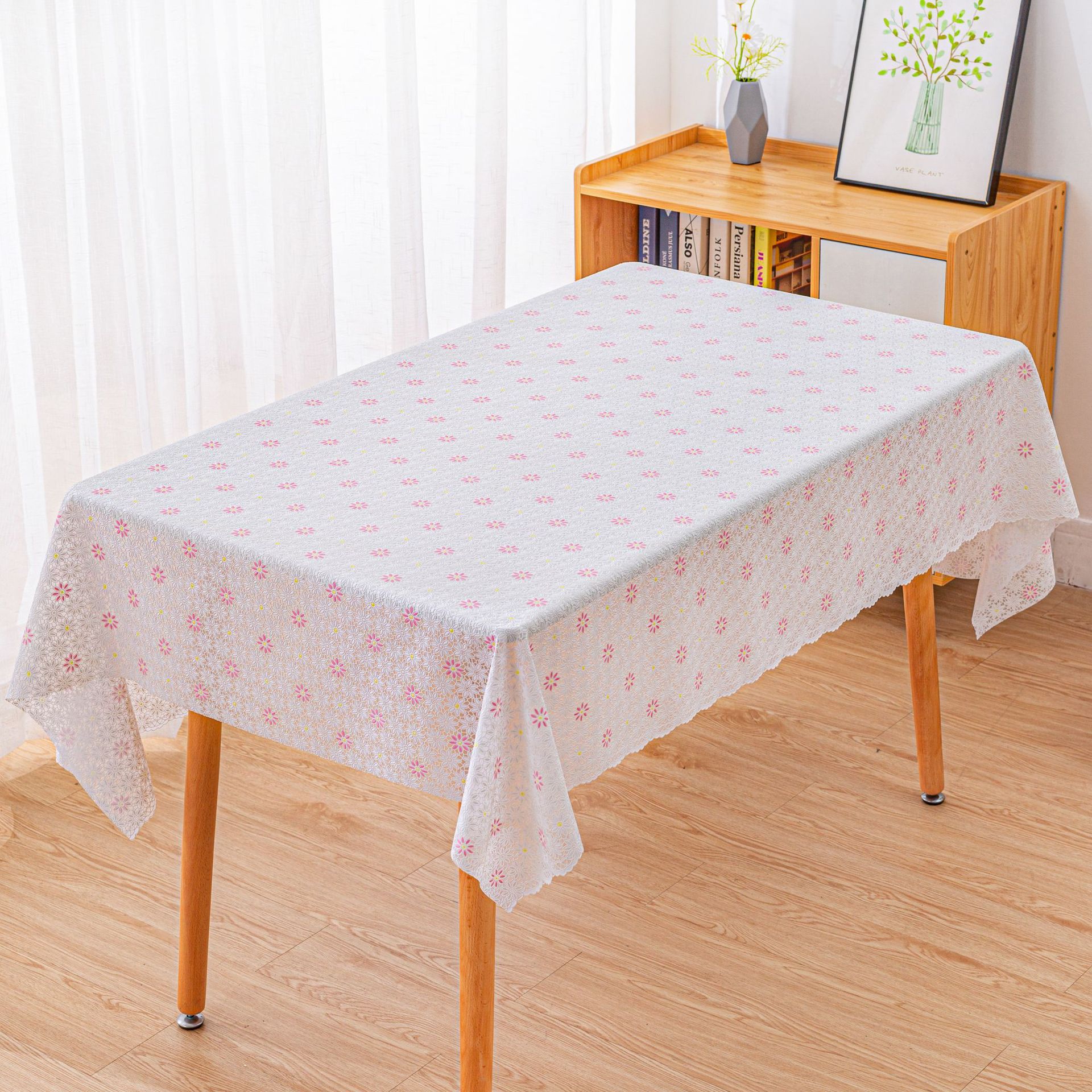 02-19印花剪裁餐桌布pvc