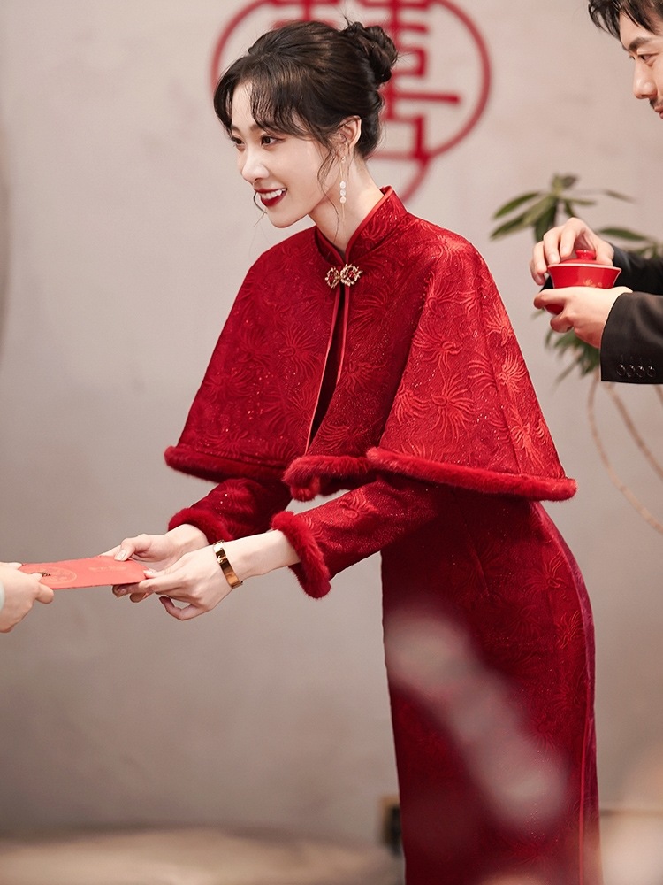 红色斗篷结婚旗袍新娘冬季2021新款结婚礼服披肩过年中式唐装女装