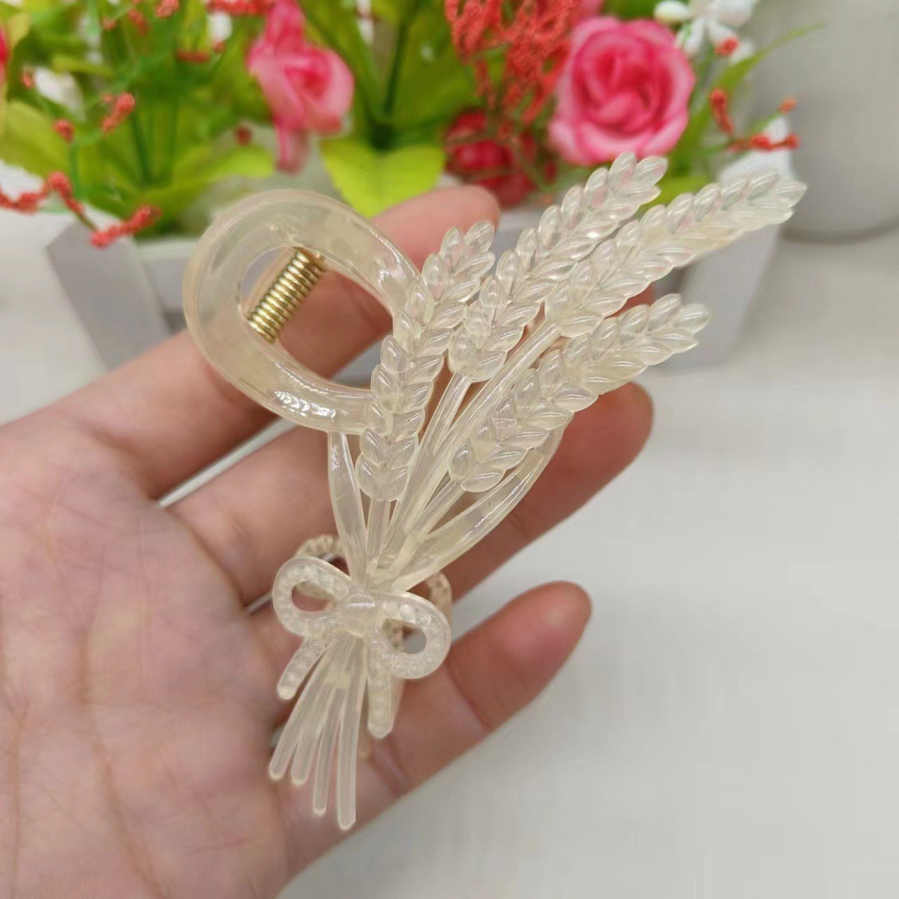 New Wheat Jelly Large Grip Acrylic Women's Shark Clip Exquisite Elegant Updo Hair Clip Headwear