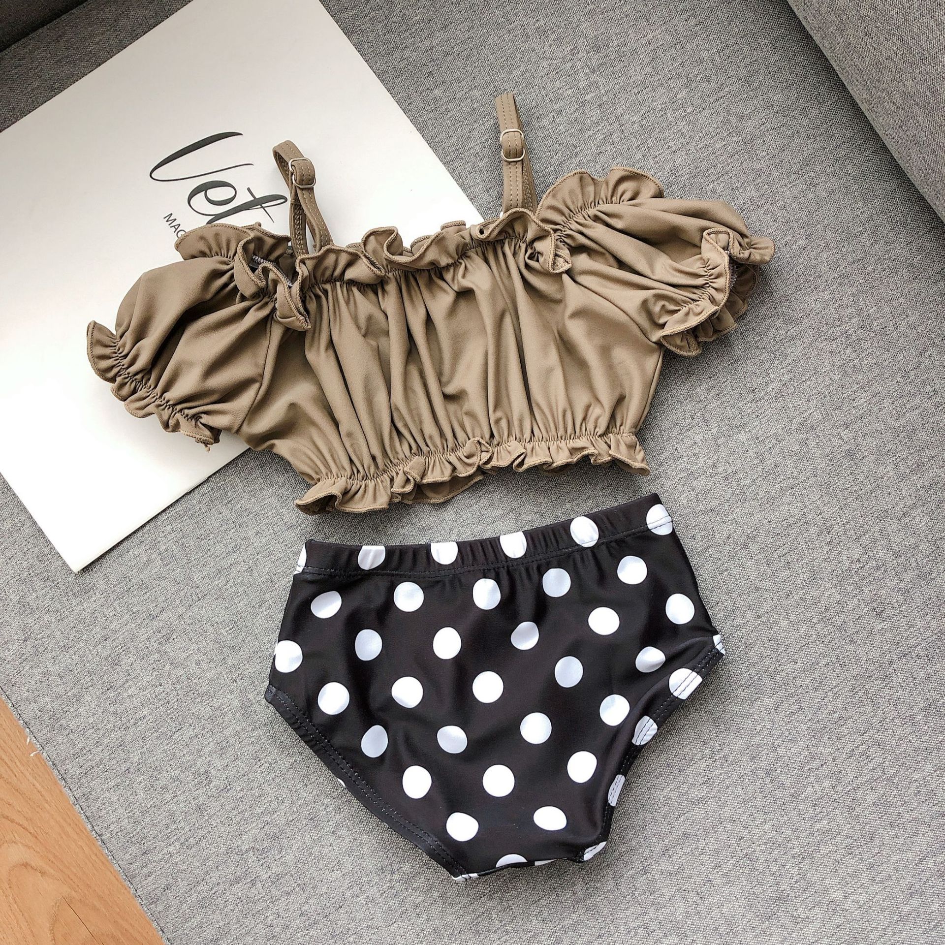 2020新款女童童泳泡泡袖波点韩版小可爱松紧泳衣温泉游泳分体泳衣