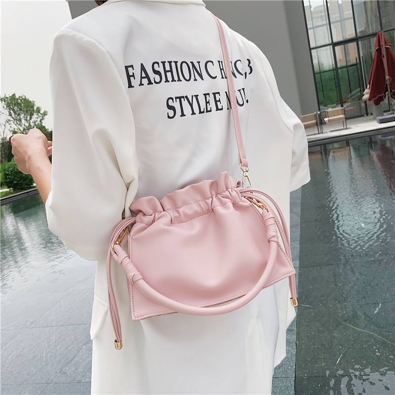 2021 New Trendy Fashionable Stylish Outfit Messenger Bag Internet Celebrity Hand-Carrying Bucket Bag Ins Pleated Design Summer Bag for Women