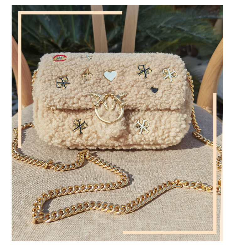 双燕毛绒大小燕子包迷你女包大手机包毛茸徽章羊羔毛链条斜挎包