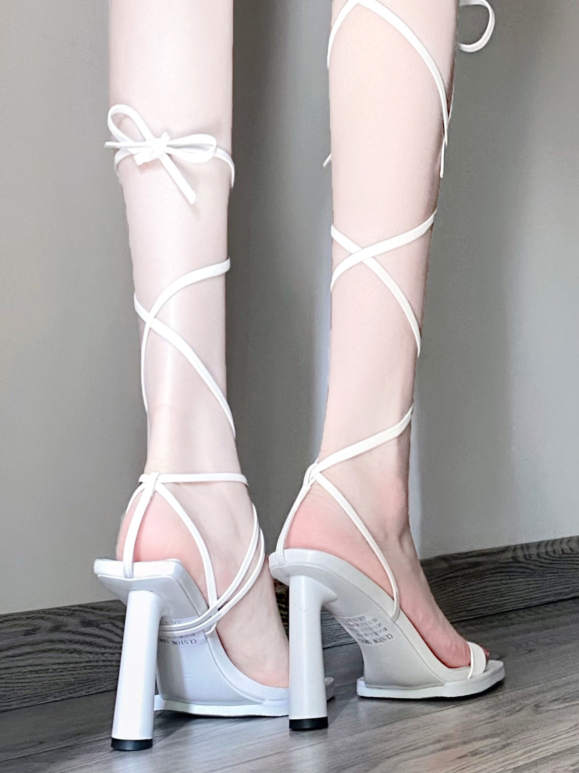 显腿长~一字带白色方头高跟鞋交叉绑带仙女中跟露趾罗马凉鞋女