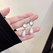 法式月光石珍珠耳环2023年新款潮轻奢高级感小众耳钉女耳钩耳饰