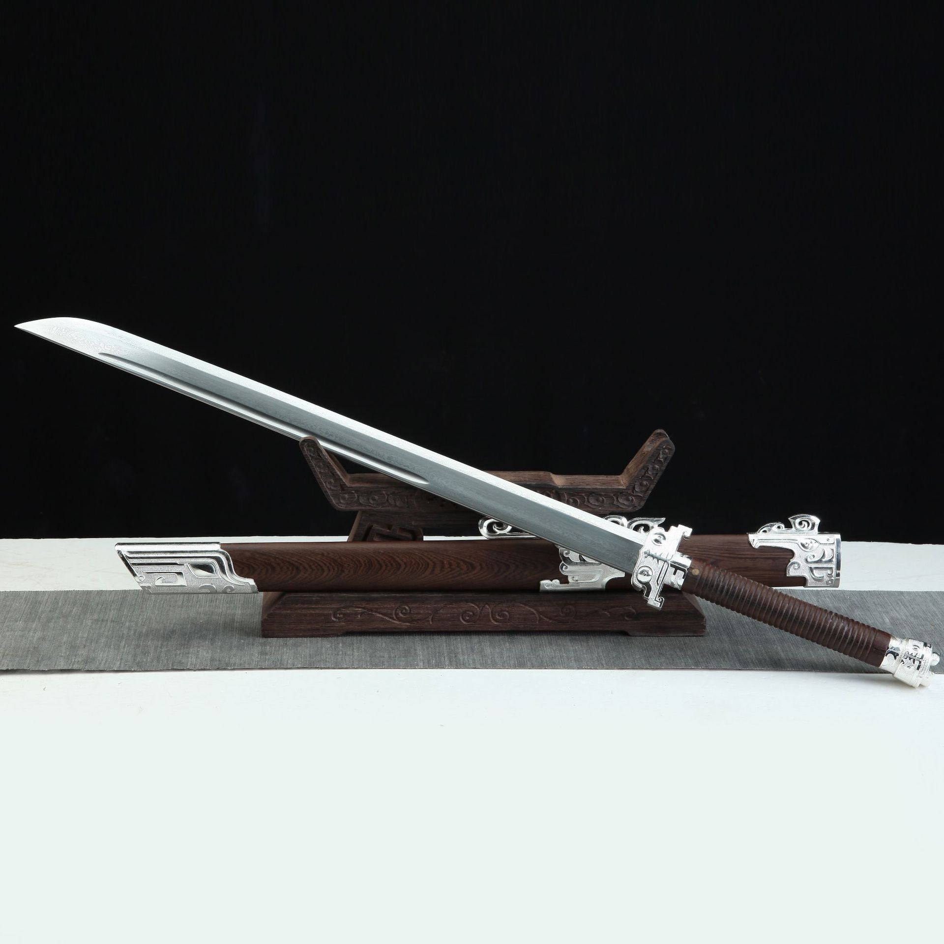 龙泉市刀剑花纹钢手工唐横刀战刀龙骨一体绣春刀清刀冷兵器未开刃