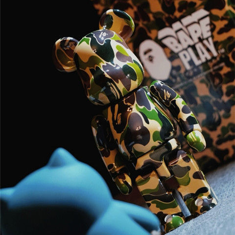 商品描述作品地区中国大陆是否ip授权否是否属于礼品否颜色红迷彩400%