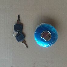 白洋淀残疾人三轮摩托车全封闭轮椅助残车汽油老年代步车燃油新款