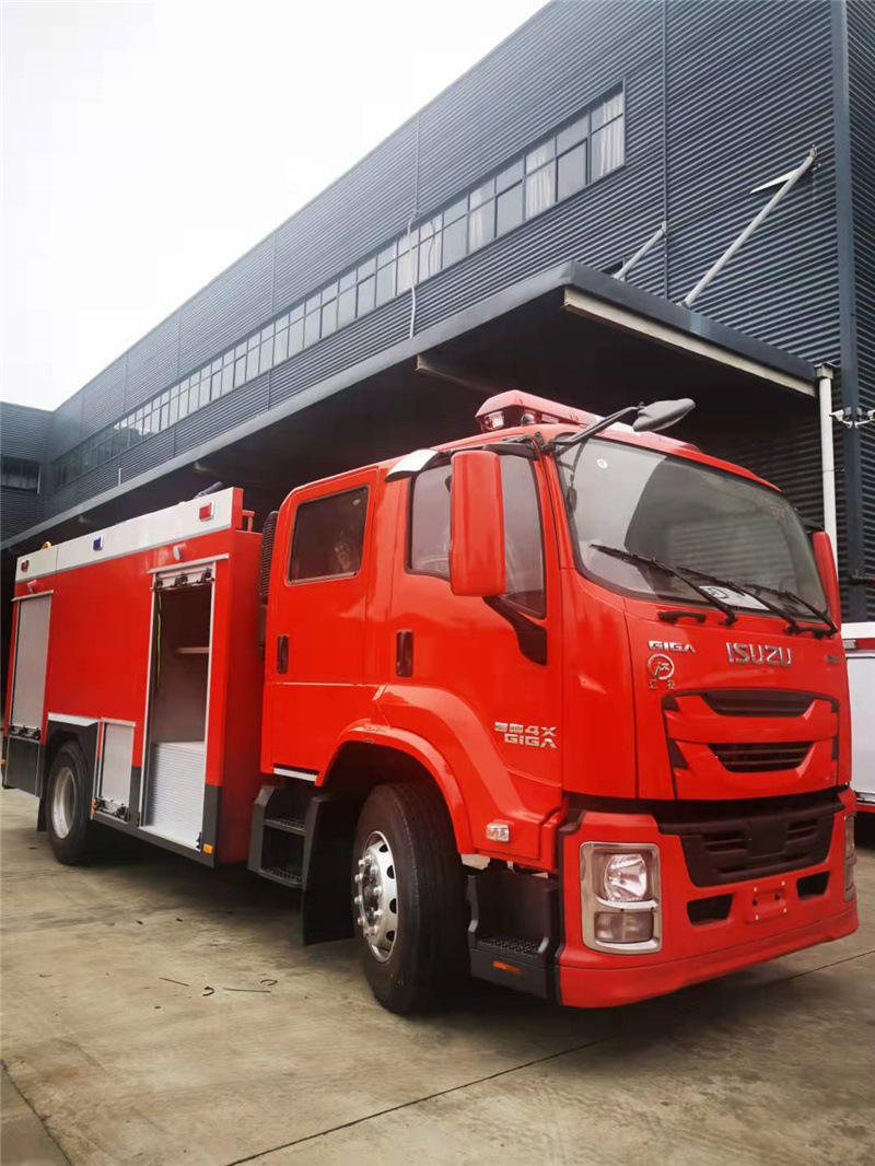 5吨 五十铃泡沫消防车