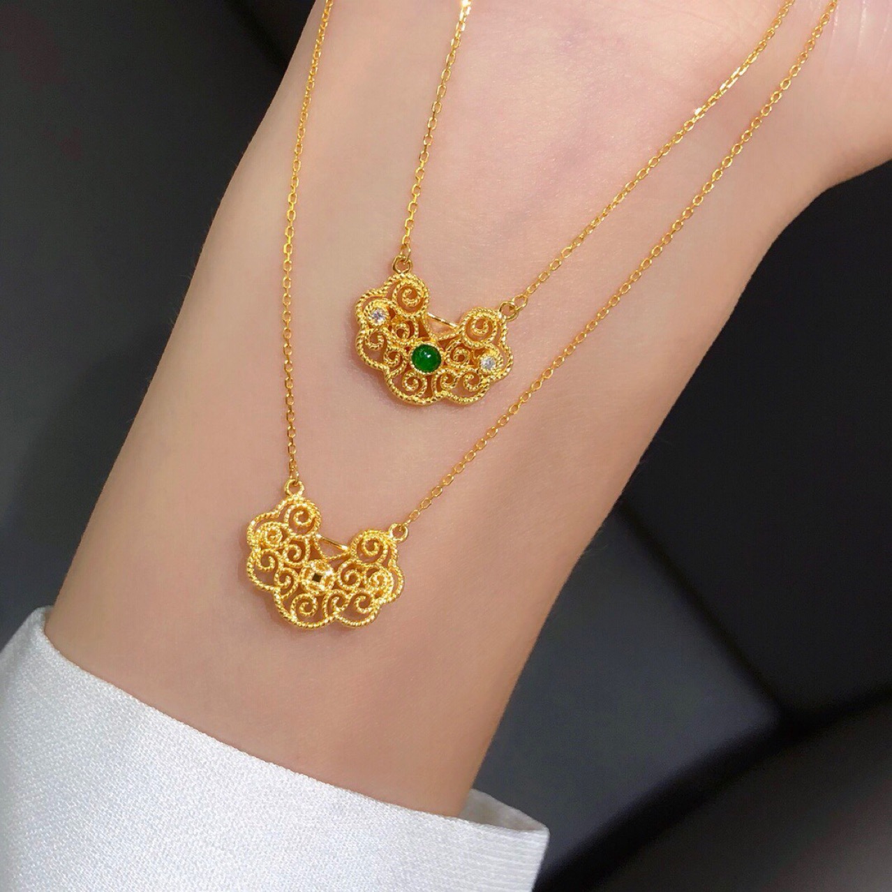 18k金如意锁项链女au750黄金满绿翡翠钻石国风镂空如意套链