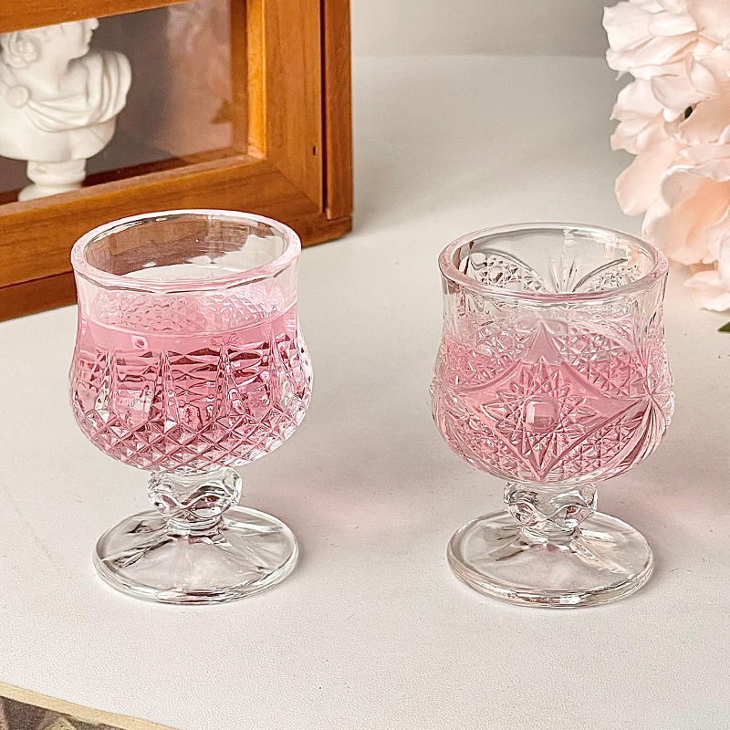 创意复古刻花玻璃杯迷你果酒杯精致高脚甜酒杯高颜值小酒杯一口咣