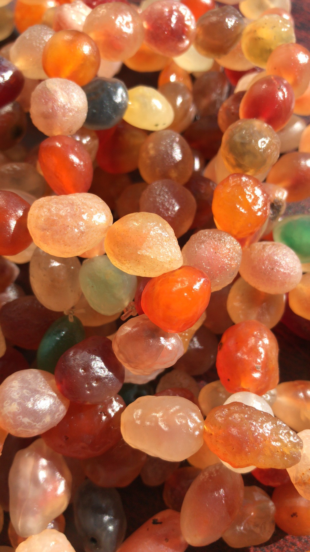 批发阿拉善戈壁原石玛瑙彩色糖心手串饰品