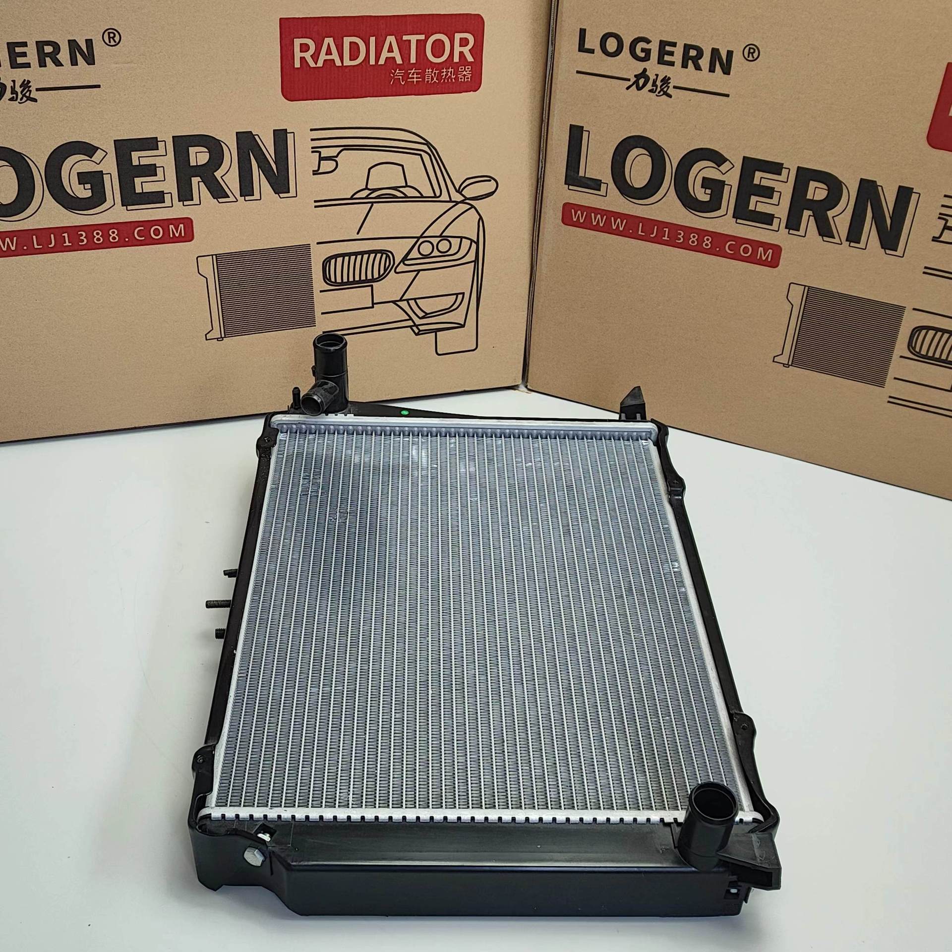 适用于丰田汽车散热器水箱 hiace89-(gas)金杯汽油 16400-75350