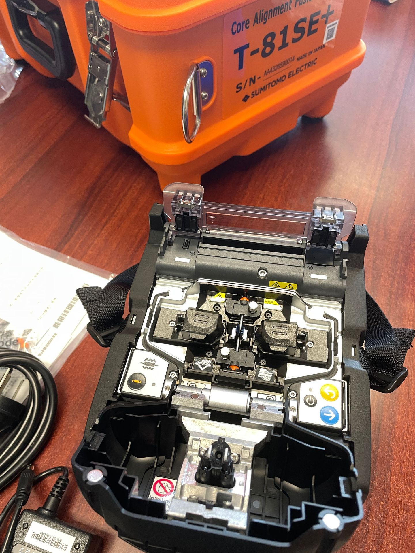 【荐】住友原装单芯纤芯对准六马达光纤熔接机t-81se 光纤光缆熔