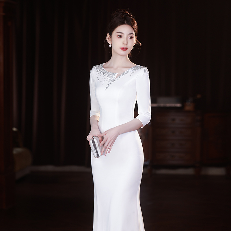 白色晚礼服裙2025夏新款法式简单大方长袖鱼尾款主持人宴会晚礼服