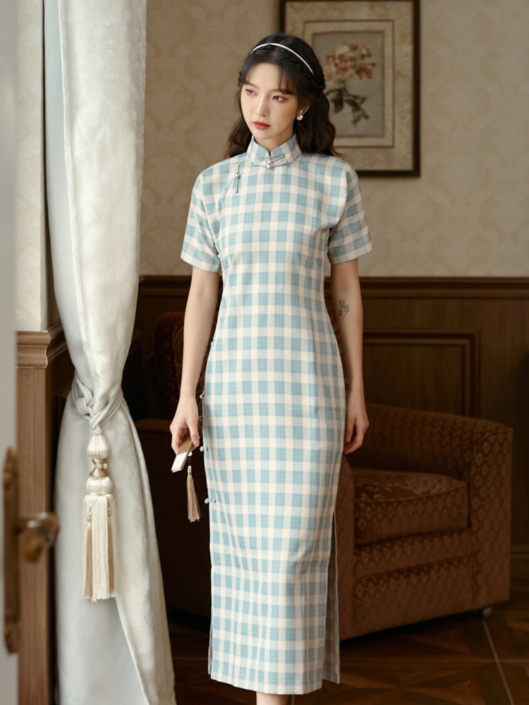 2022新夏民国风女装格子旗袍改良年轻款复古法少女日常长款俏娘鱼