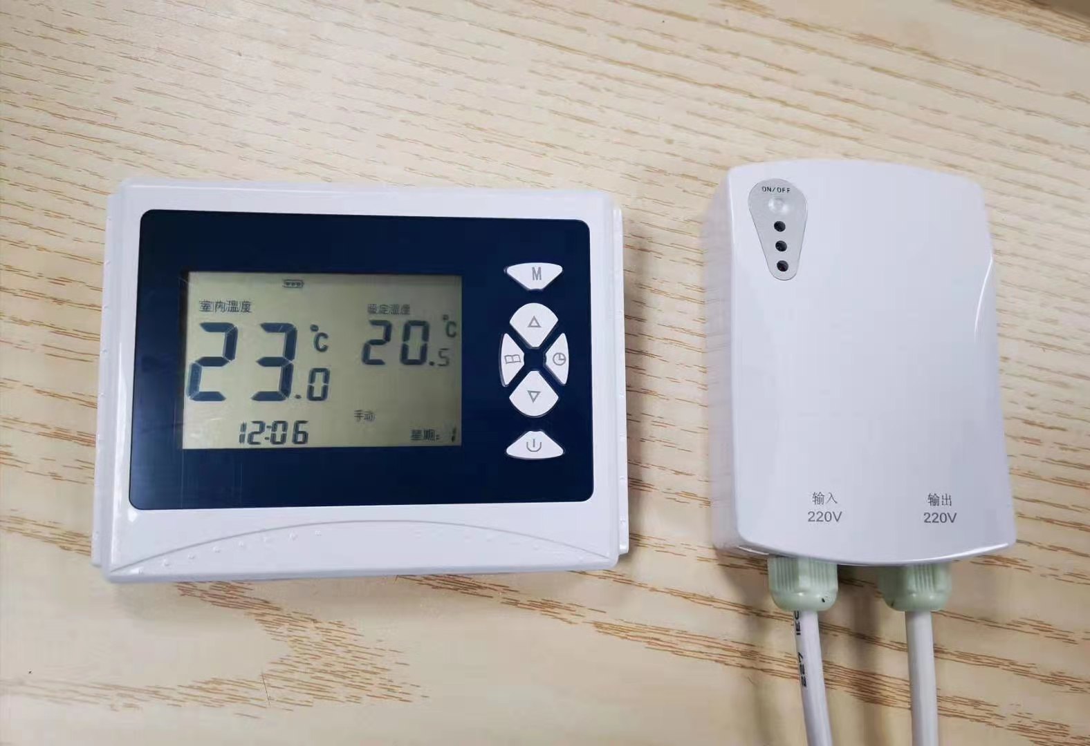 远程控制电池供电无线智能地暖控制器 无线水地暖温控器