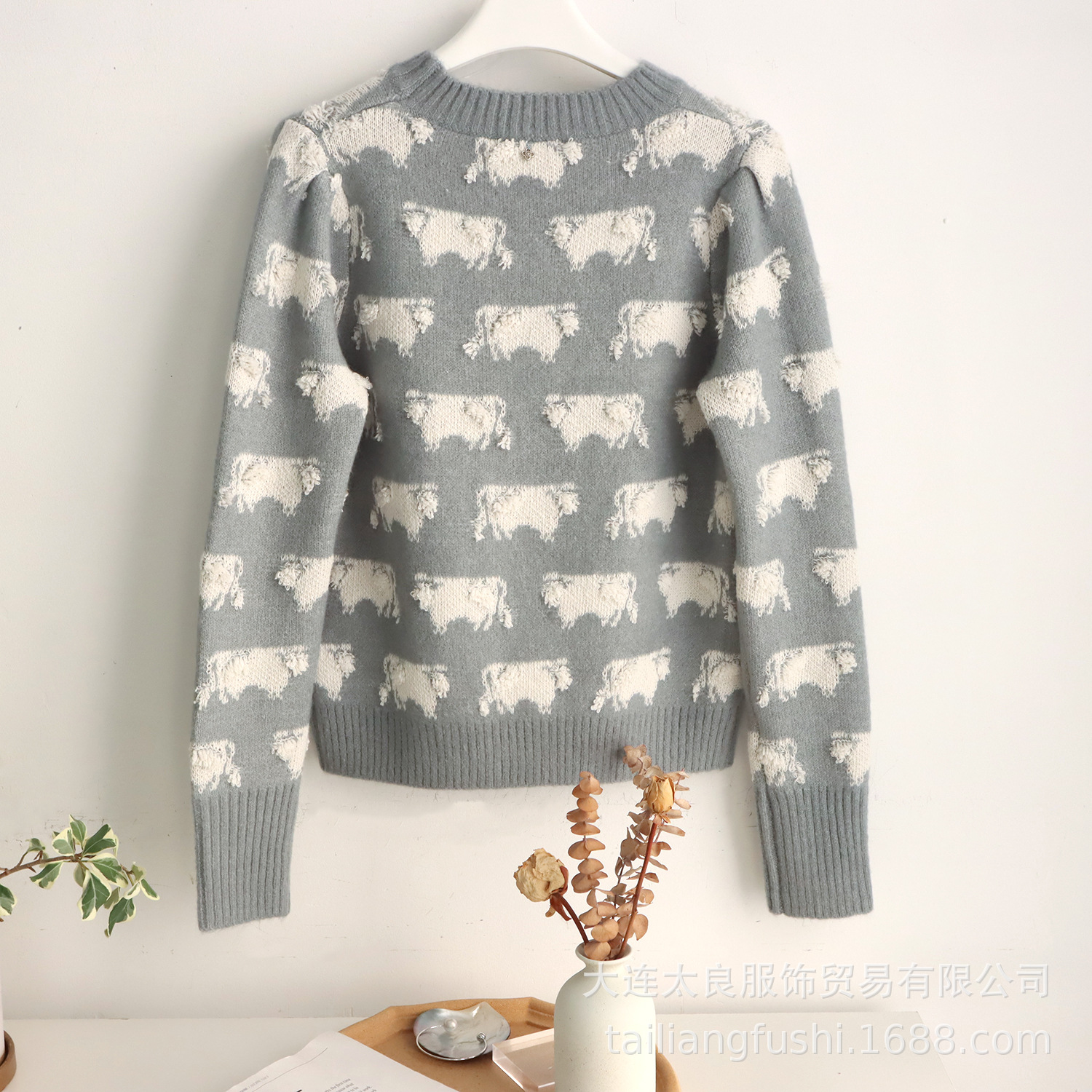 【新品 现货】大连太良女装 绿色立体小牛图案圆领针织毛衣休闲衫