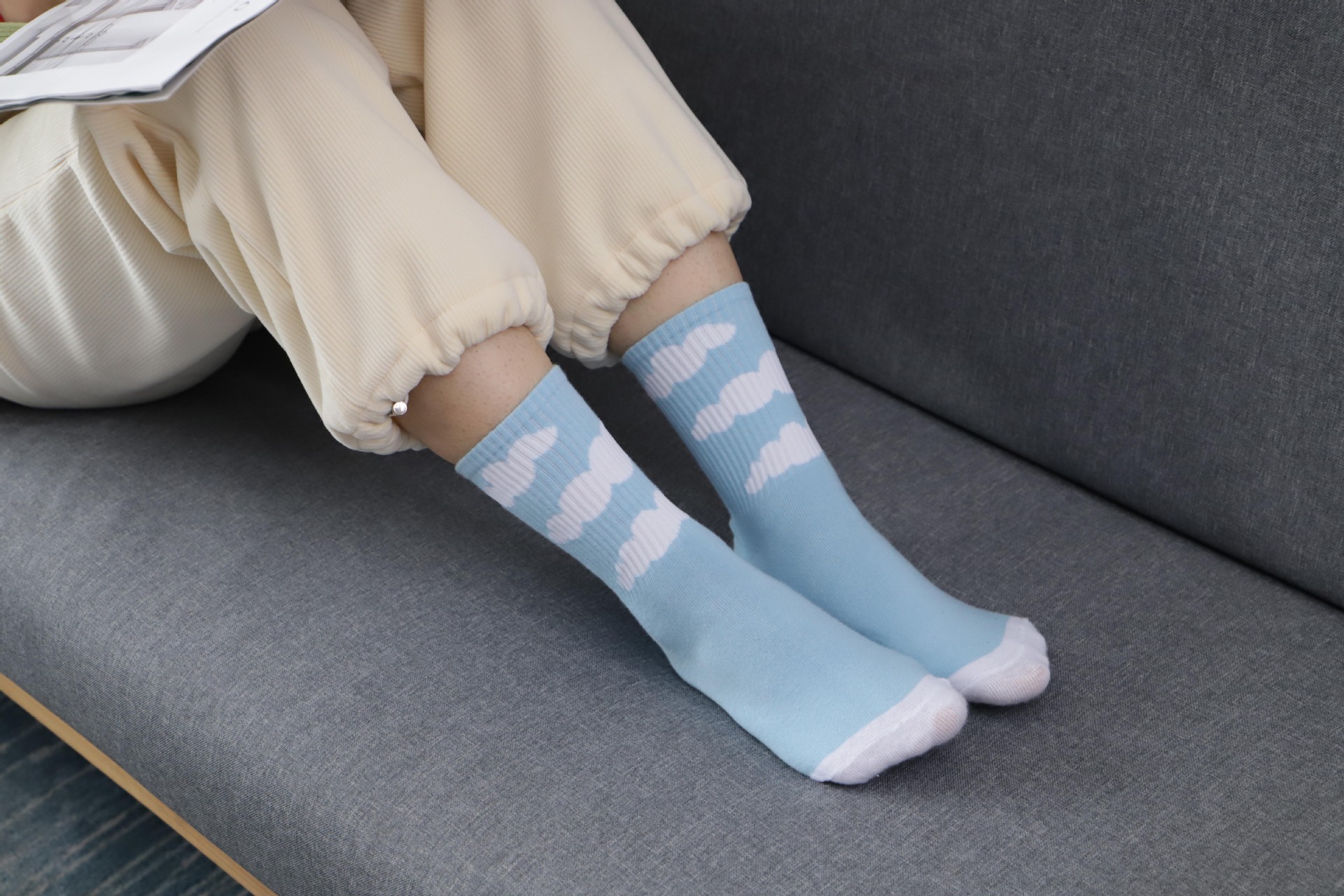 秋冬新款中筒女袜韩版卡通奶牛长棉袜日系星星月亮学院风女袜ing