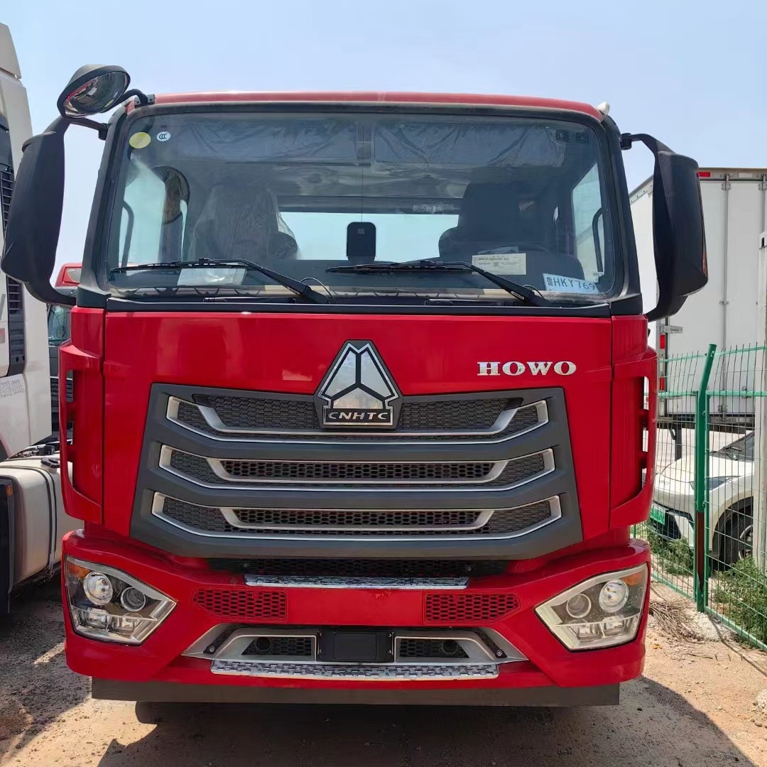 现货出售出口库存豪沃牵引卡车371马力375重汽发动机半挂牵引拖车