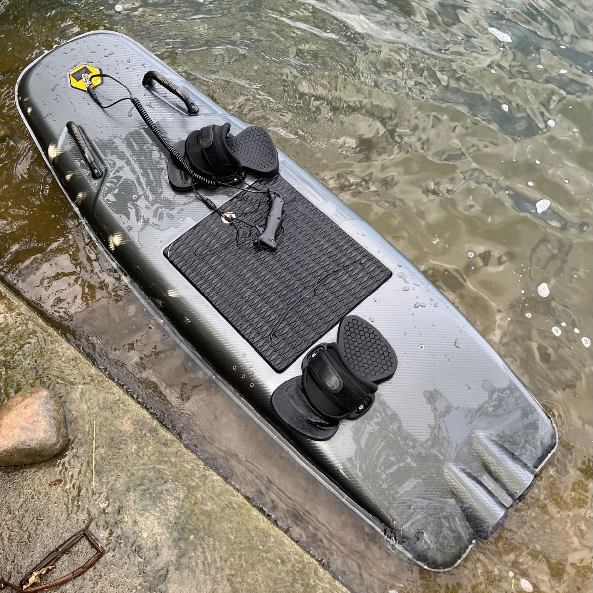 抖音同款电动碳纤维冲浪板水上运动站立高速划水喷射专用滑水板