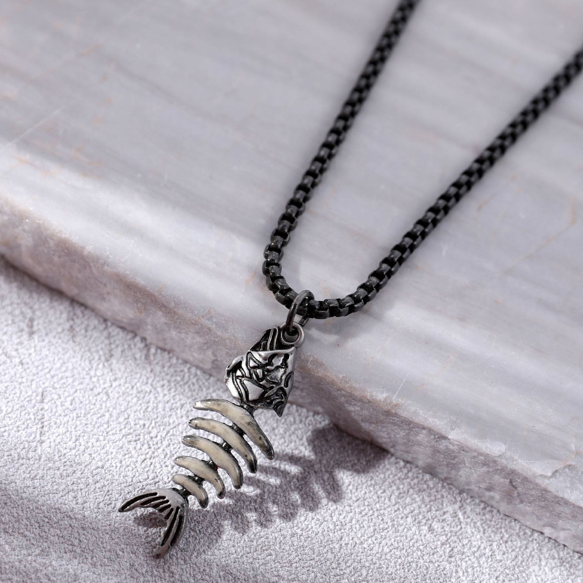 钟意饰品男士创意个性可活动合金夜光鱼骨项链 男-阿里巴巴