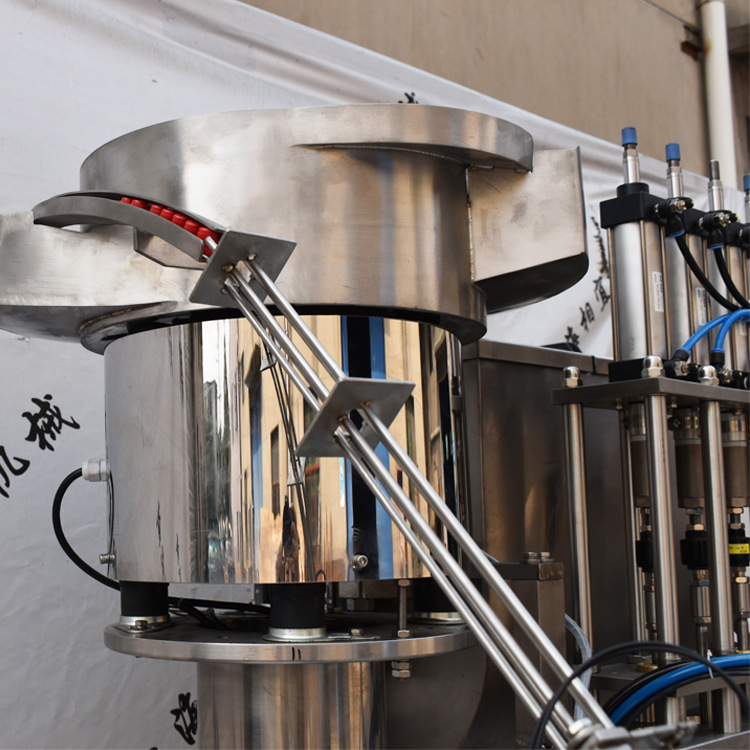 相宜定制啤酒自立吸嘴液体袋灌*塑液体盒装真空包装机