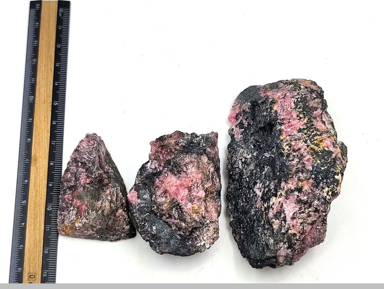 天然巴西蔷薇辉石玫瑰石矿石标本原石料教学雕刻收藏打磨矿石奇石