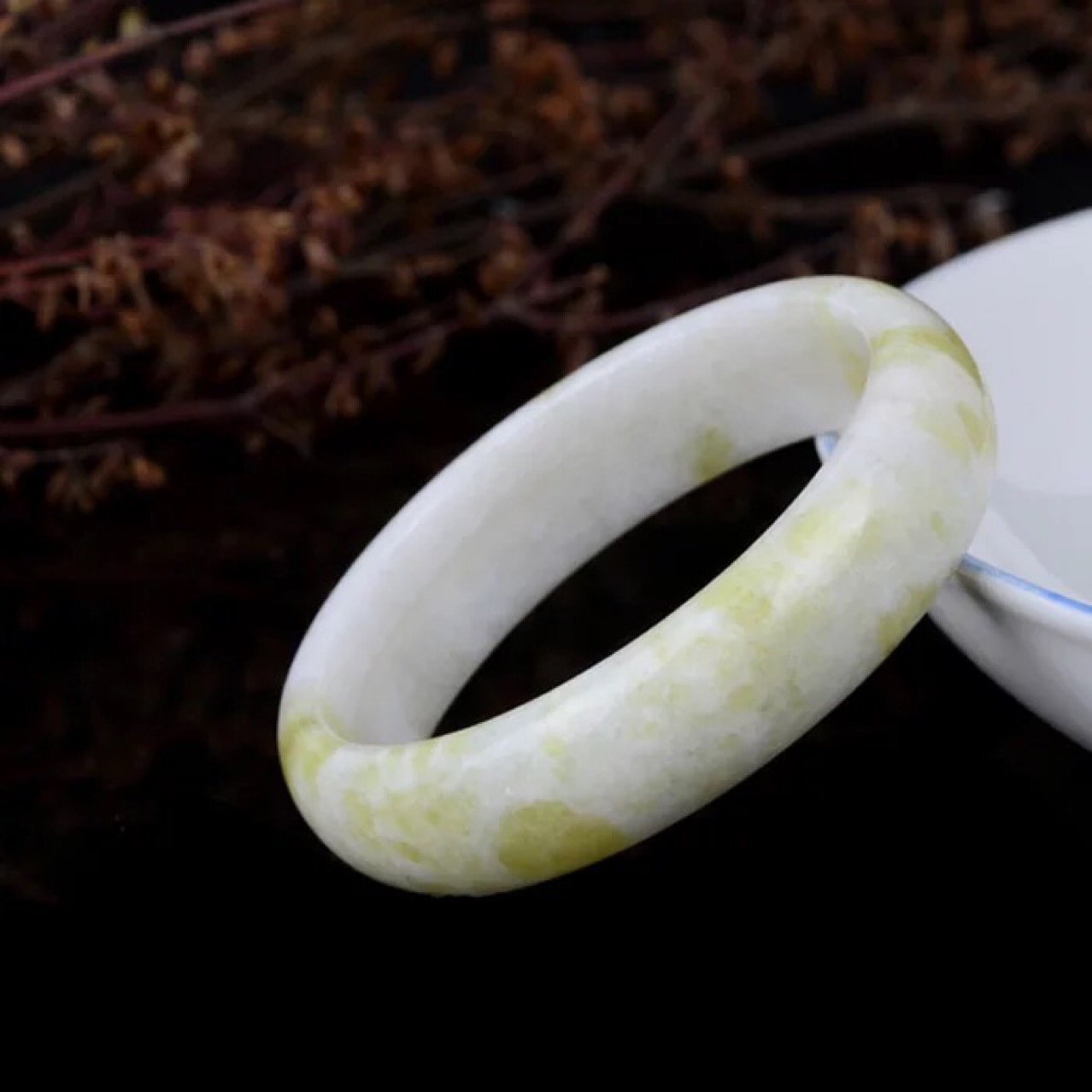 天然蓝田玉手女款黄色飘花玉手镯保真玉手镯礼品直播供货