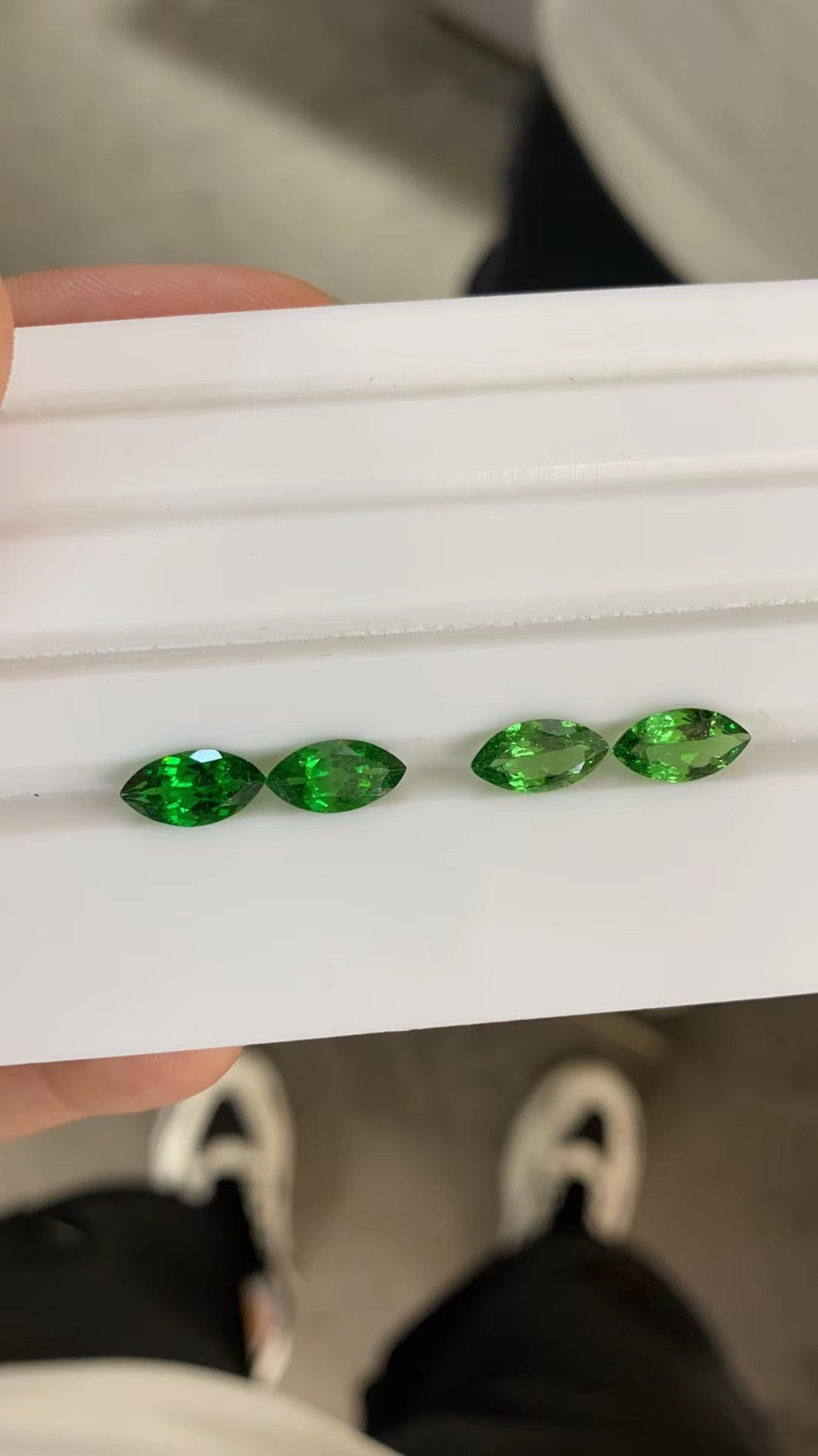 天然沙弗莱祼石现货 天然沙弗莱原石切割 天然沙费莱珠宝镶嵌制造