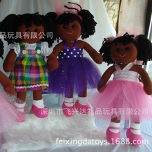 填充公仔非洲人女孩娃娃穿白色棉布泡泡袖衣加背带彩色格子裙