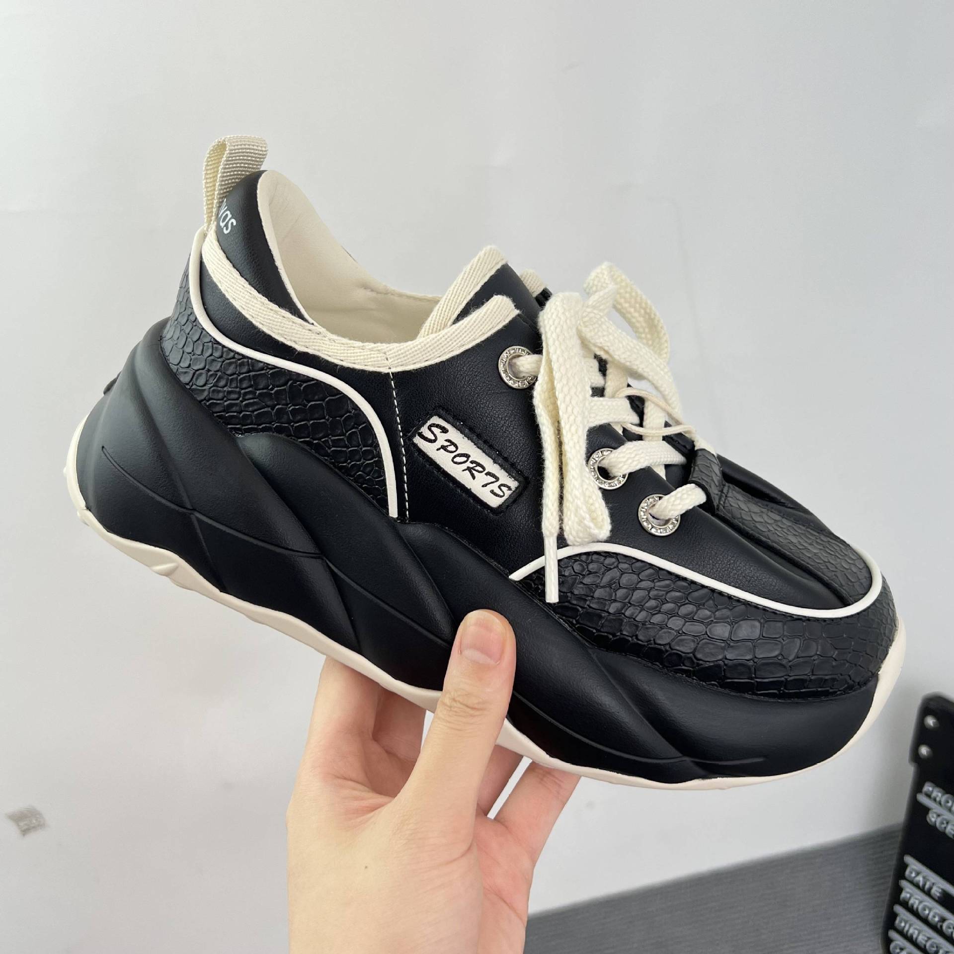 外贸女鞋新款大码鳄鱼纹休闲运动鞋厚底小个子增高老爹鞋-阿里巴巴