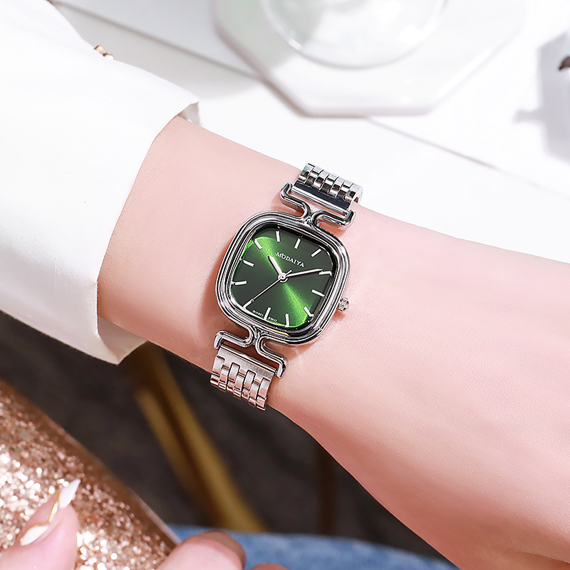 Tik Tok Live Stream New Square Small Green Watch Simple Graceful Online Influencer Steel Belt Women's Quartz Watch One Piece Dropshipping Spot