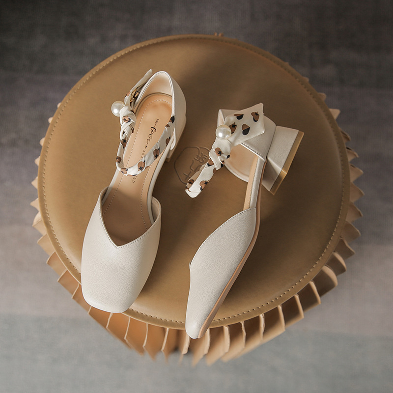 现货2024凉鞋女方头软皮粗跟百搭女鞋韩版时尚中空凉鞋女夏季新款