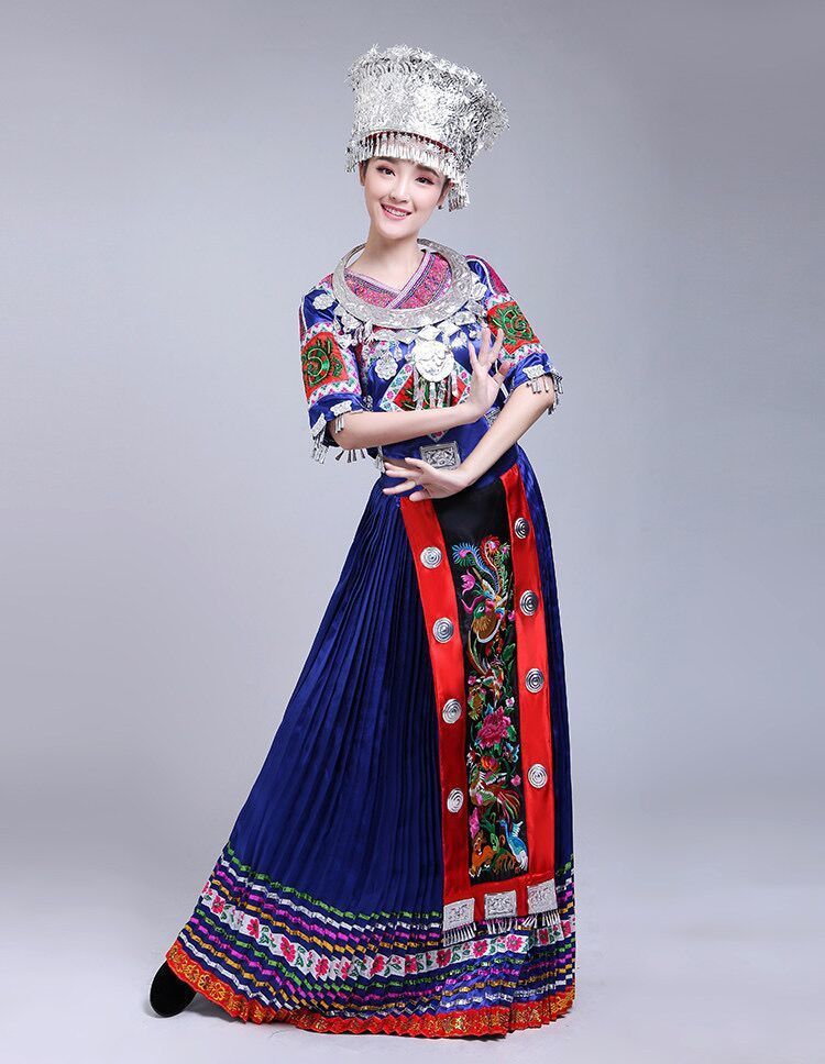 新款苗族演出服云南少数民族服装瑶族壮族舞台表演服彝族刺绣长裙