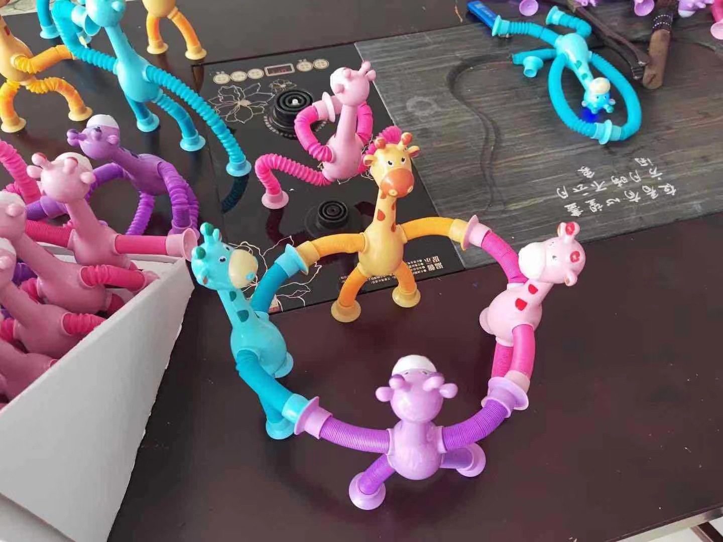 New Cartoon Suction Cup Extension Tube Giraffe Changeable Luminous Stretch Tube Giraffe Puzzle Novelty Pressure Reduction Toy