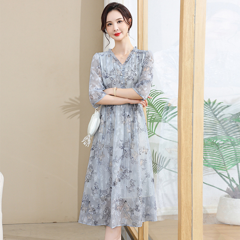 V领长款碎花连衣裙女夏2025母亲节新款时尚中老年妈妈收腰显瘦裙