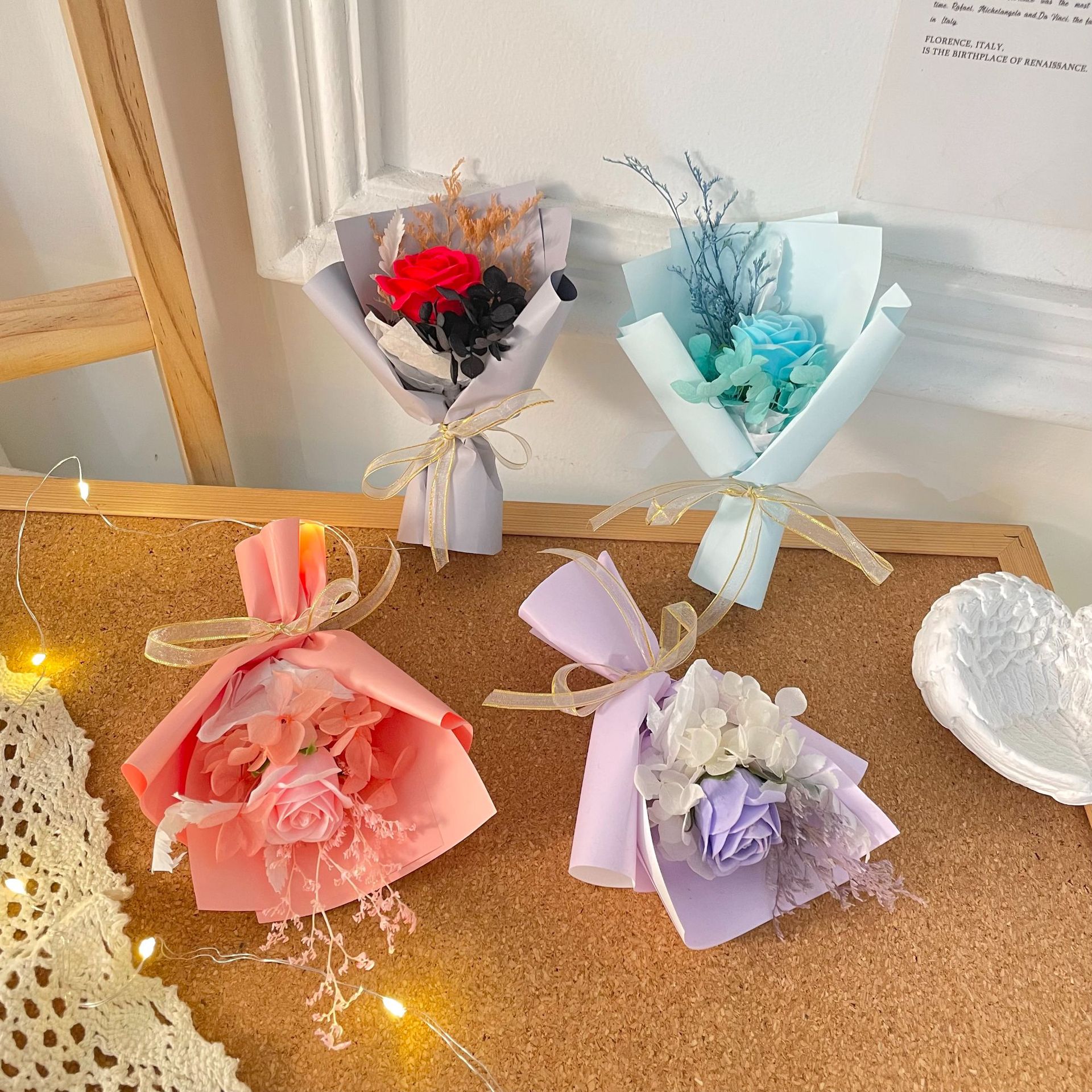 迷你精致手工花束创意手捧包装花束情人节送女友氛围感生日礼品