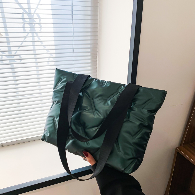 Large Capacity Shiny Simple Handbag 2023 Spring New Shoulder Underarm Bag Western Style Casual Bag Tote Bag