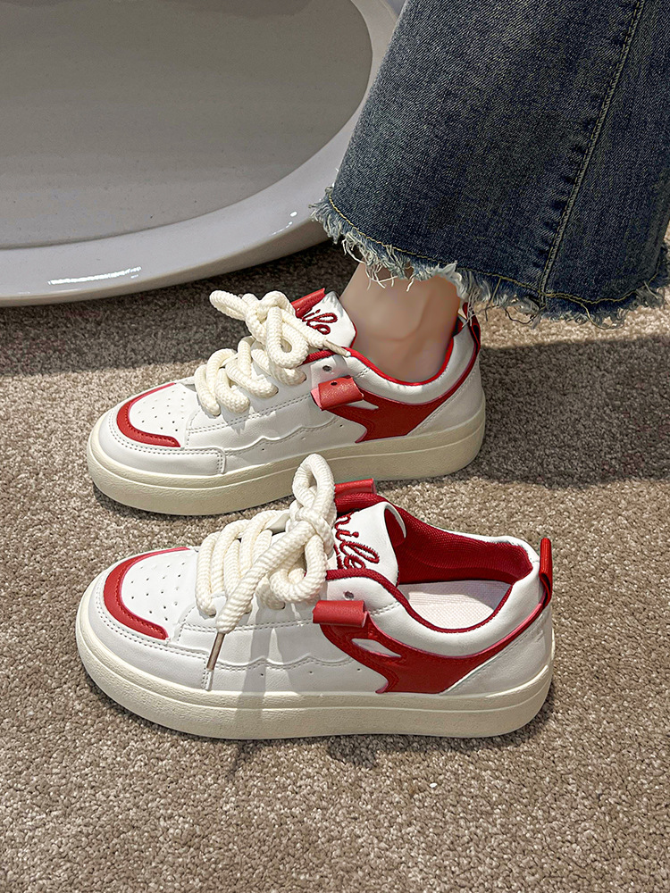 网红爆款厚底休闲运动鞋女春秋港风2024新款小众百搭超火透气板鞋